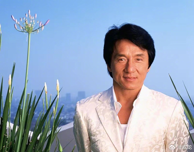 Jackie Chan's birthday sentiments are accompanied by precious old photos: Am I already 70 years old?